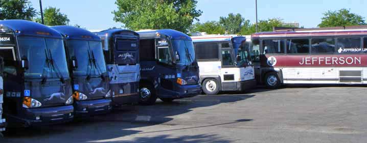 Greyhound MCI D4505 at Jefferson